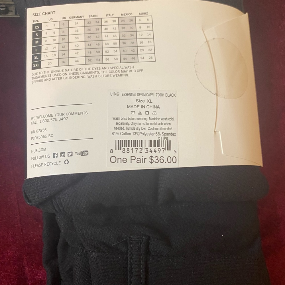 HUE Essential Denim Capri Leggings. Size:  XL - Picture 4 of 6